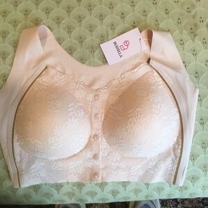 NWT Pink Lace Bra with Front Closure